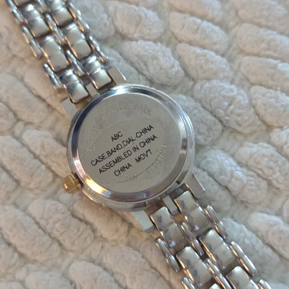 Vintage Geneva Gold & Silver Colored Watch - Picture 5 of 5